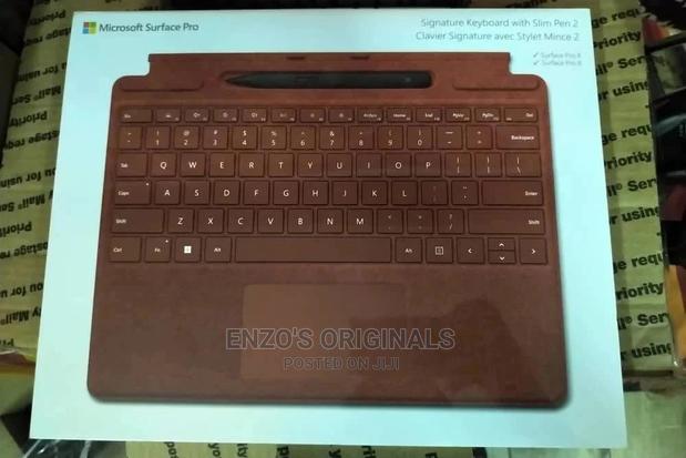 Microsoft Surface Pro 8 to 11 Signature Keyboard With Slim Pen · Photo 2