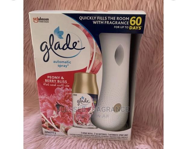Glade Automatic Air Freshener And Refills · Photo 3