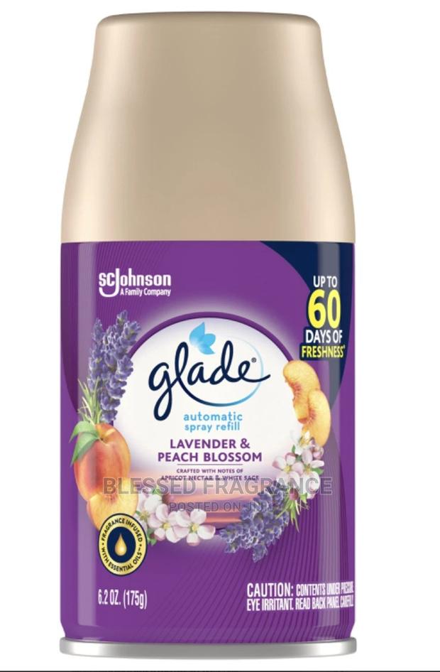 Glade Automatic Air Freshener And Refills · Photo 4