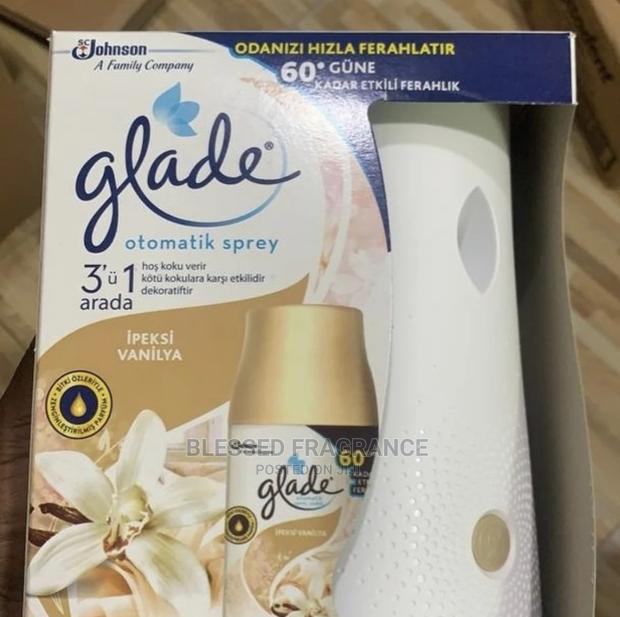 Glade Automatic Air Freshener And Refills · Photo 7