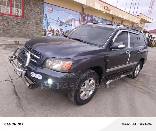 Toyota Highlander 4x4 2005 Black · Photo 1