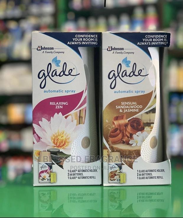 Glade Automatic Spray Machine · Photo 4