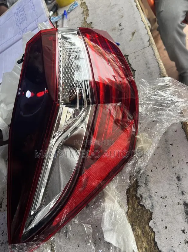 Honda Accord Taillights Pair 2016-17 · Photo 1