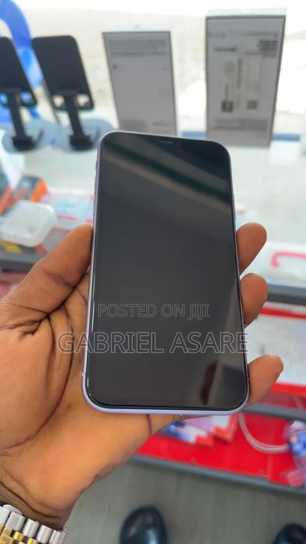 Apple iPhone 11 128 GB Purple · Photo 1