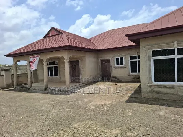 5bdrm House in Sokoban Apaaso, Kumasi Metropolitan for sale · Photo 1