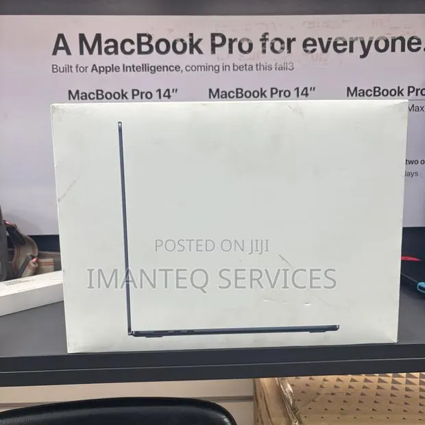 New Laptop Apple MacBook Air 2024 M3 15-inch 16GB Apple M4 SSD 256GB · Photo 1