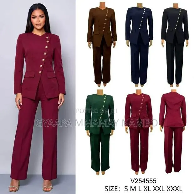 Classic Ladies 2piece Suit · Photo 1