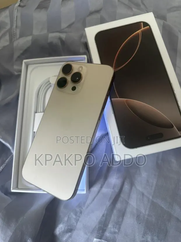 Apple iPhone 16 Pro Max 256 GB Gold · Photo 1