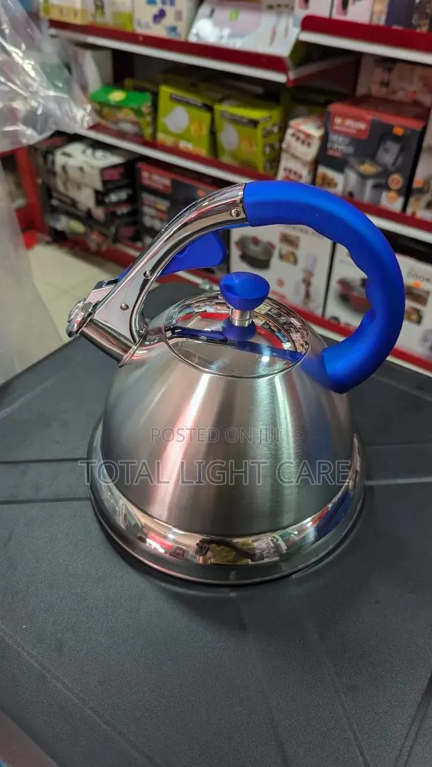 Whistling Kettle - 3.5 Litres · Photo 1