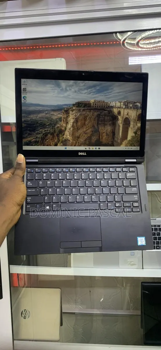 Laptop Dell Latitude 5289 8GB Intel Core i5 SSD 256GB · Photo 1