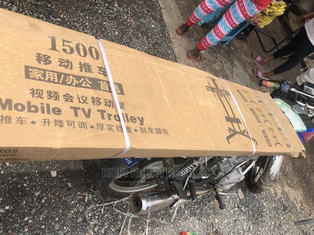 Rear Feet Mobile TV Stand/Trolley for LED/LCD 32-70" · Photo 1