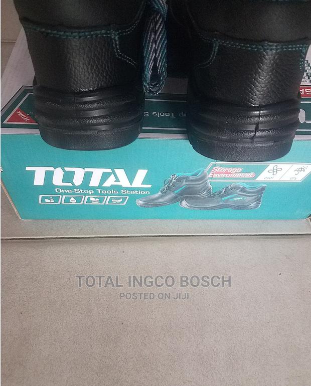 Safety Boots · Photo 2
