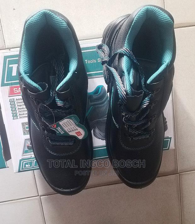 Safety Boots · Photo 3