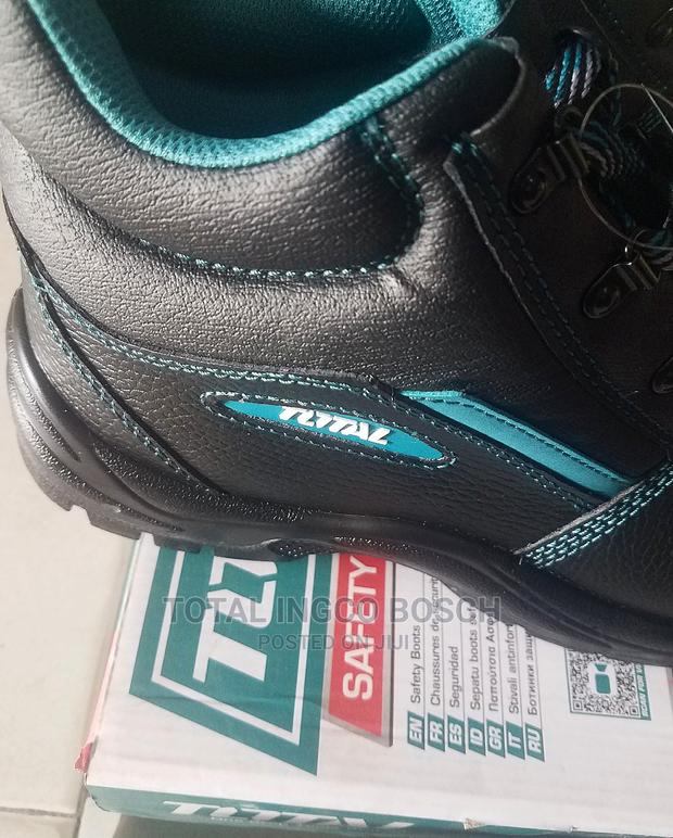 Safety Boots · Photo 4