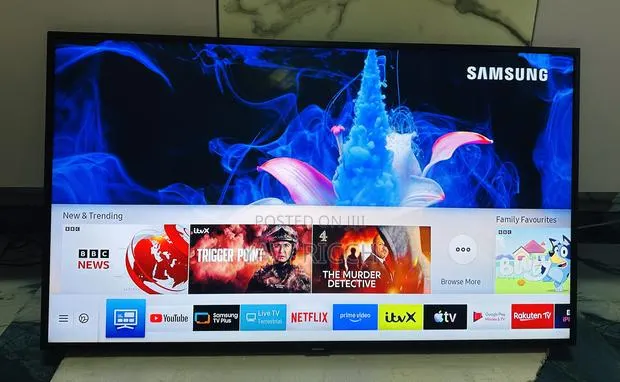 Samsung 43inches Smart 4K Ultra HD Digital Satellite 2022 Model TV. · Photo 1
