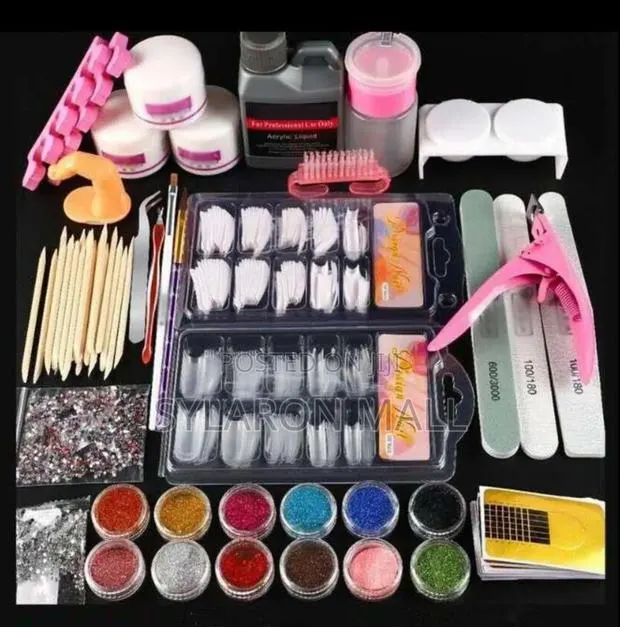 Student Acrylic Nail Set · Photo 1