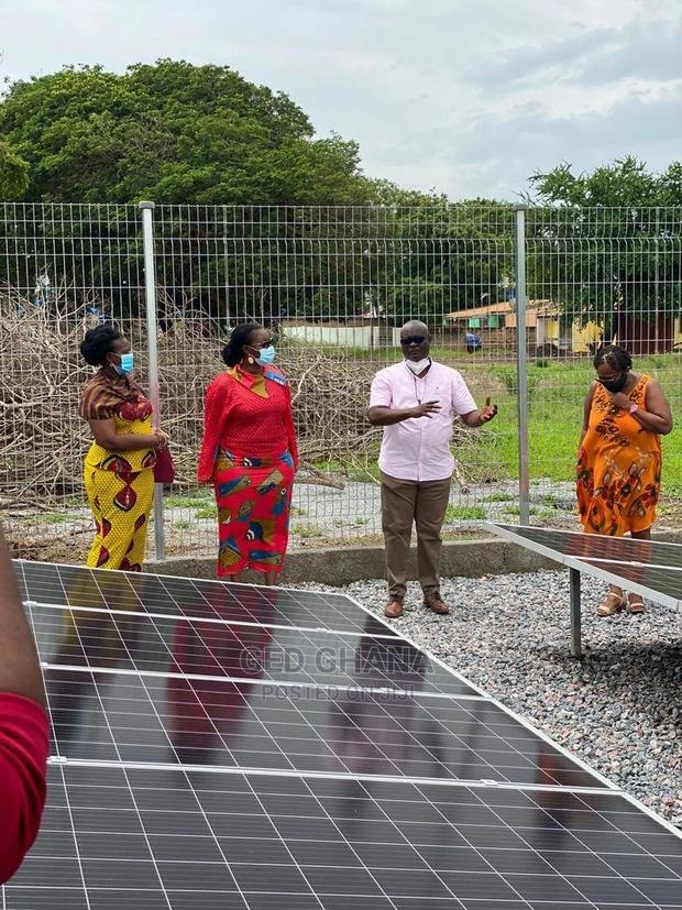 270W Solar Panels · Photo 1