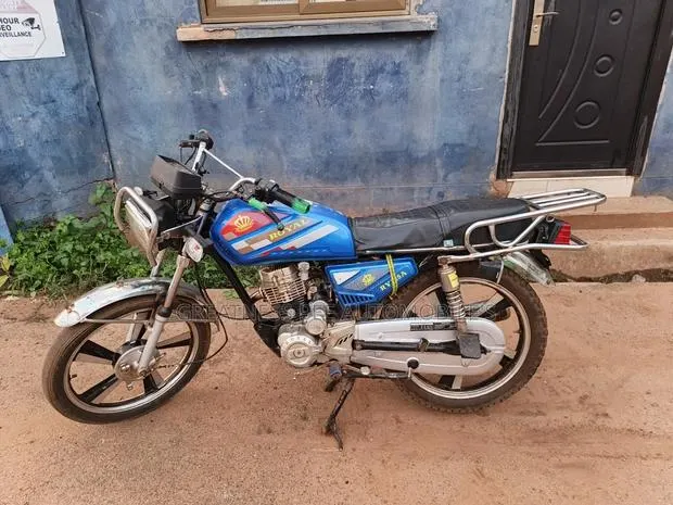 Royal Motorcycle 2015 Blue · Photo 1