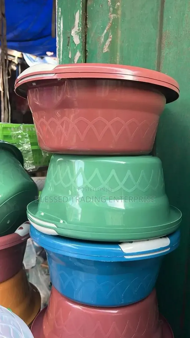 Small Washing Bowls and Buckets · Photo 1