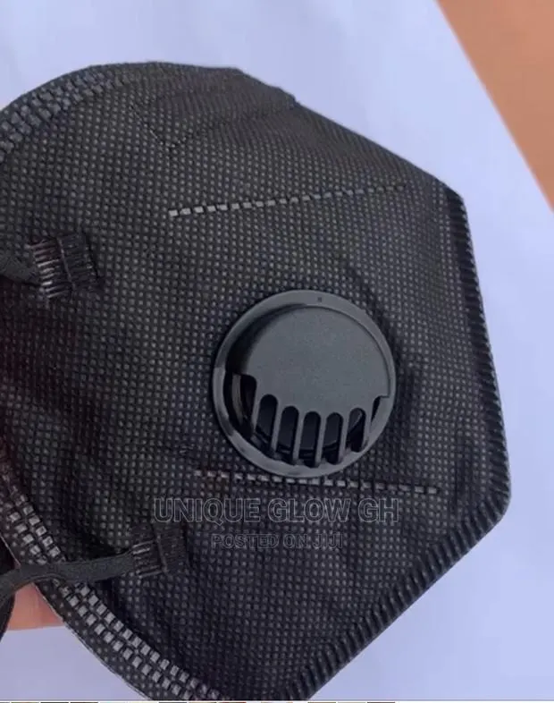 KN95 Black 3 Dimensional Protective Mask · Photo 1