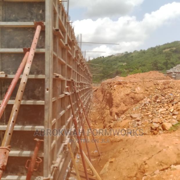 Retaining Wall Formwork/Formworks/ · Photo 1