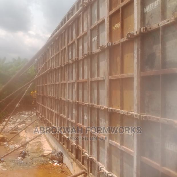 Retaining Wall Formwork/Formworks/ · Photo 4