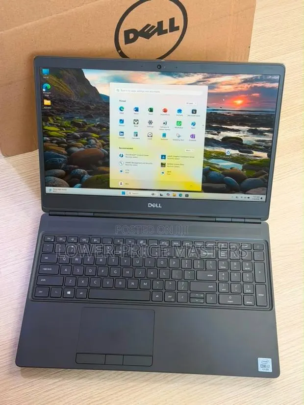 New Laptop Dell Precision 7550 16GB Intel Core i7 SSD 256GB · Photo 1