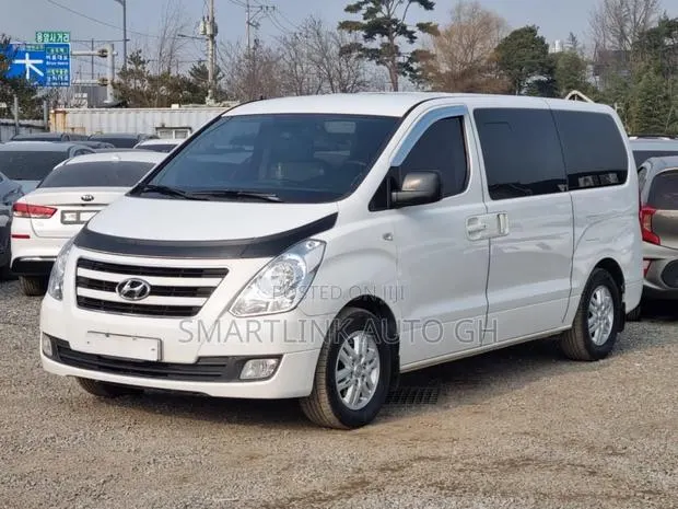 Hyundai H1 2016 White · Photo 1