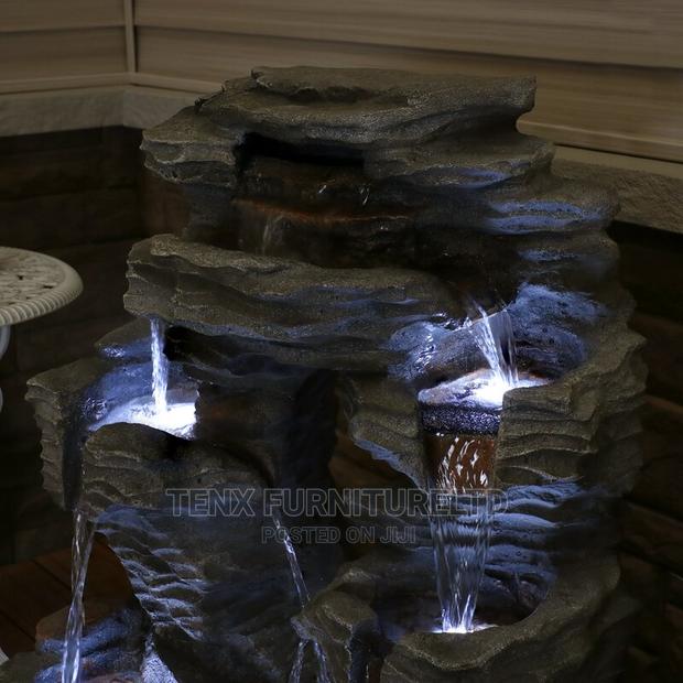 Water Fountain (Wahl Resin) With Light · Photo 4