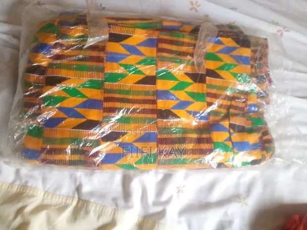 Quality Kente Cloth · Photo 1