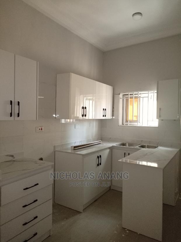2bdrm Apartment in The Dorns Properties, New Town for rent · Photo 2