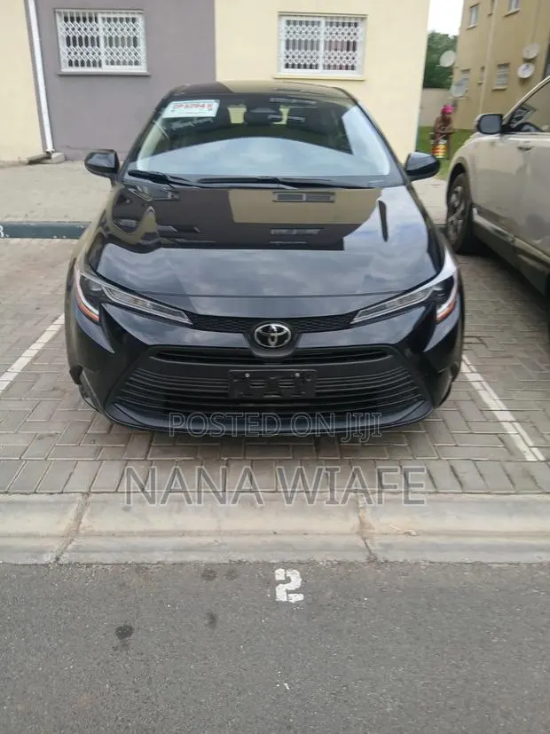 Toyota Corolla LE 2026 Black · Photo 1