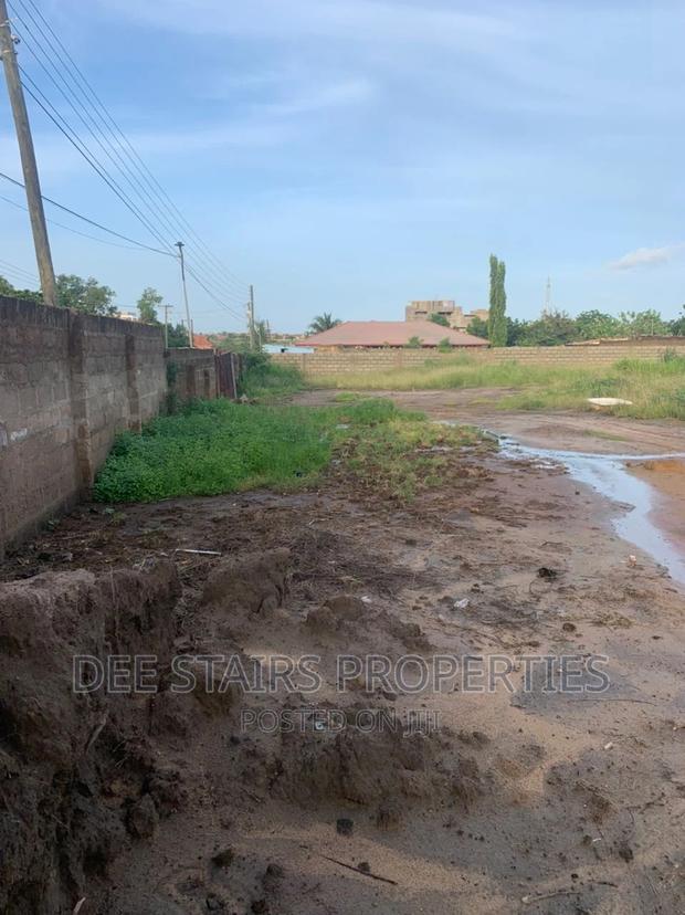 2 Plot of Land of Titled Land for Sale at East Airpot · Photo 3
