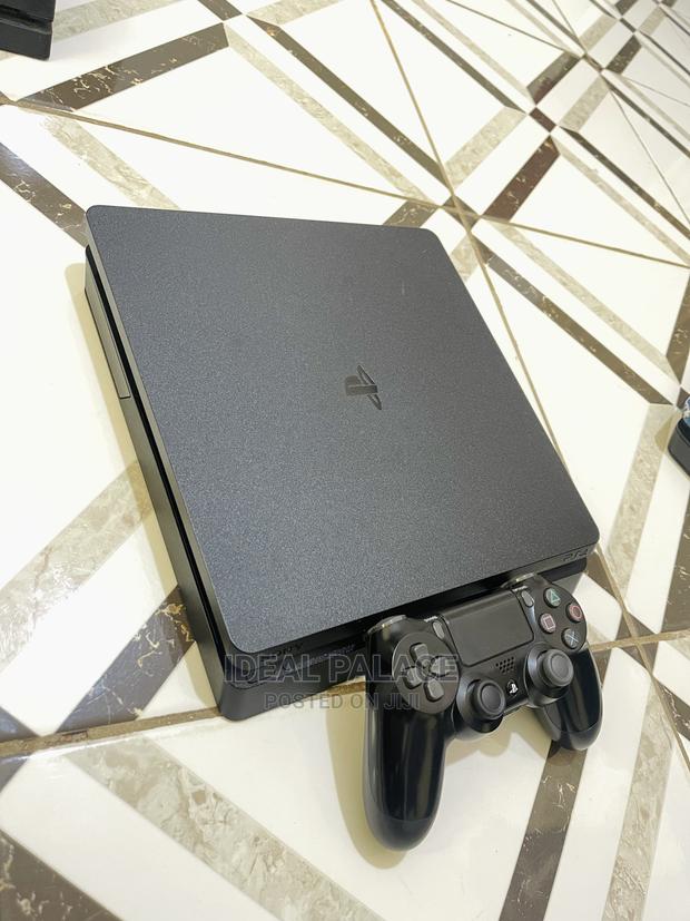 10 Games Installed On Playstation 4 Slim · Photo 3