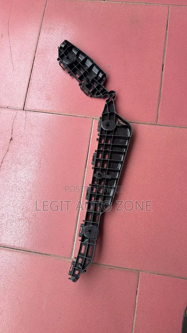 Toyota Highlander 2020,2021,2022,2023, Back Bumper Locker · Photo 1