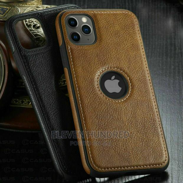 iPhone 13 Leather and Tpu Cover · Photo 1