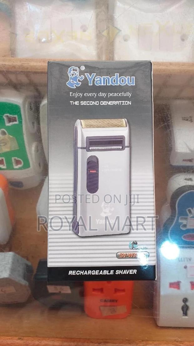 Rechargeable Shaver · Photo 1