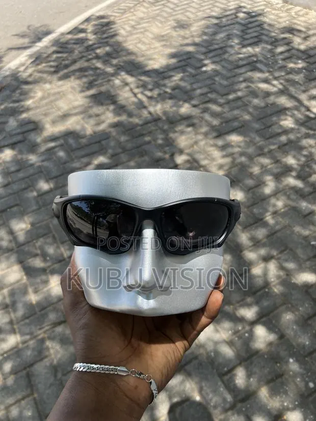 Polarised Sunglasses · Photo 1