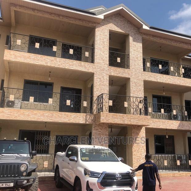 Furnished 3bdrm Apartment in East Legon for Rent · Photo 2