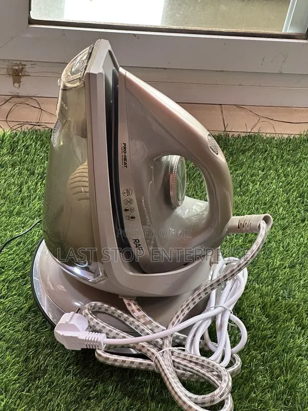 Quality and Classic Steam Iron · Photo 1