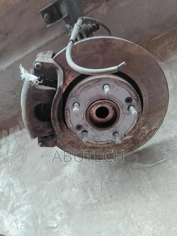 Front Hub Hundia I30 · Photo 1