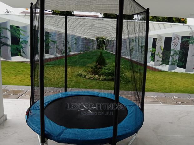 6ft Trampoline With Safety Net · Photo 3