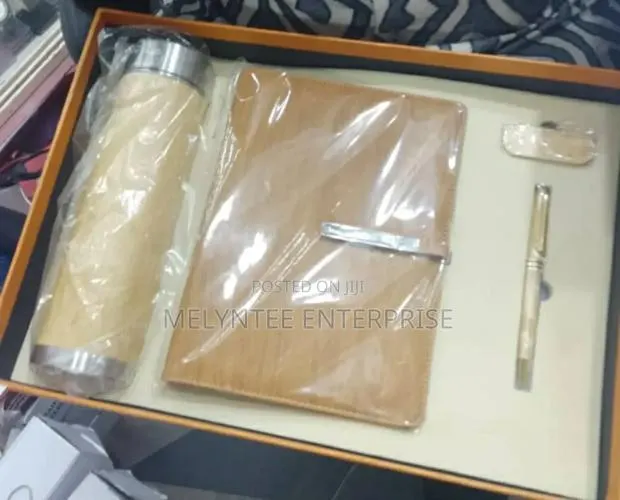 Executive Cooperate Bamboo Gift Set · Photo 1