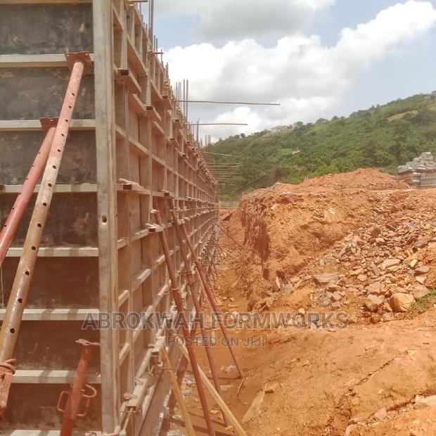 Retaining Wall/ Formwork/Gutters/Bridge/Lift/Bunker · Photo 2