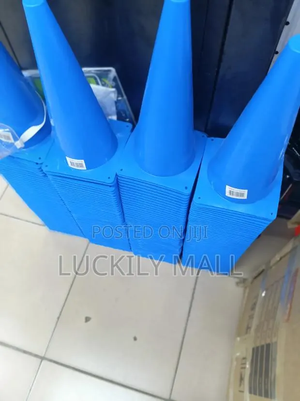 A Soccer Training Logo Tube 18cm · Photo 1