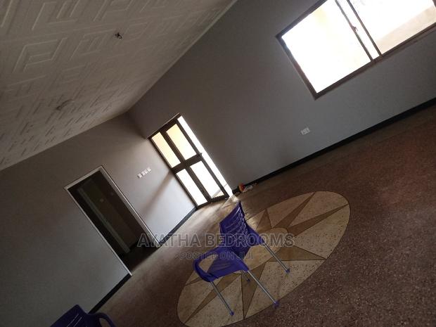 4bdrm House in Ayathar Bedroom, First Junction for Rent · Photo 8