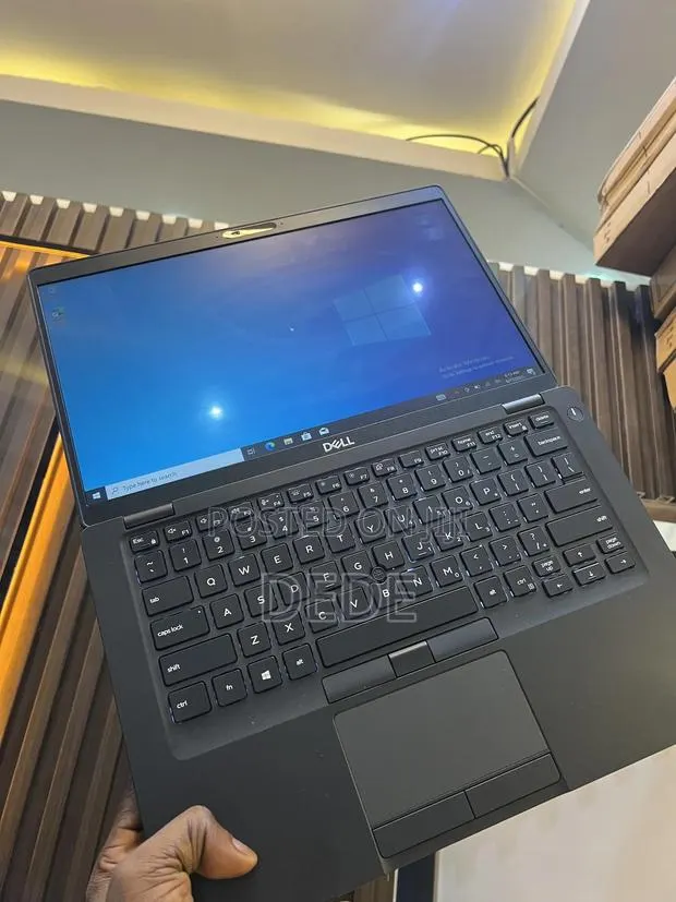 New Laptop Dell XPS 13 8GB Intel Core i5 SSHD+SSD 256GB · Photo 1