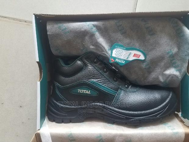 Saftey Boots · Photo 1
