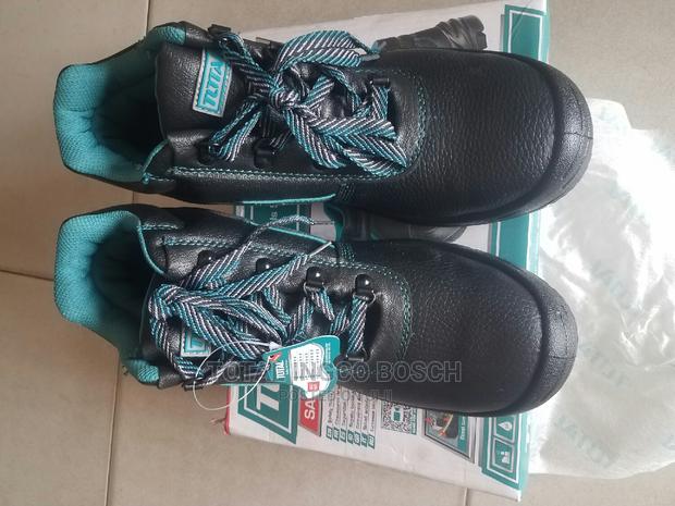 Saftey Boots · Photo 3