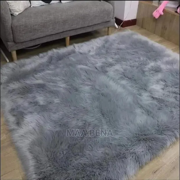 Fur Center Piece · Photo 1
